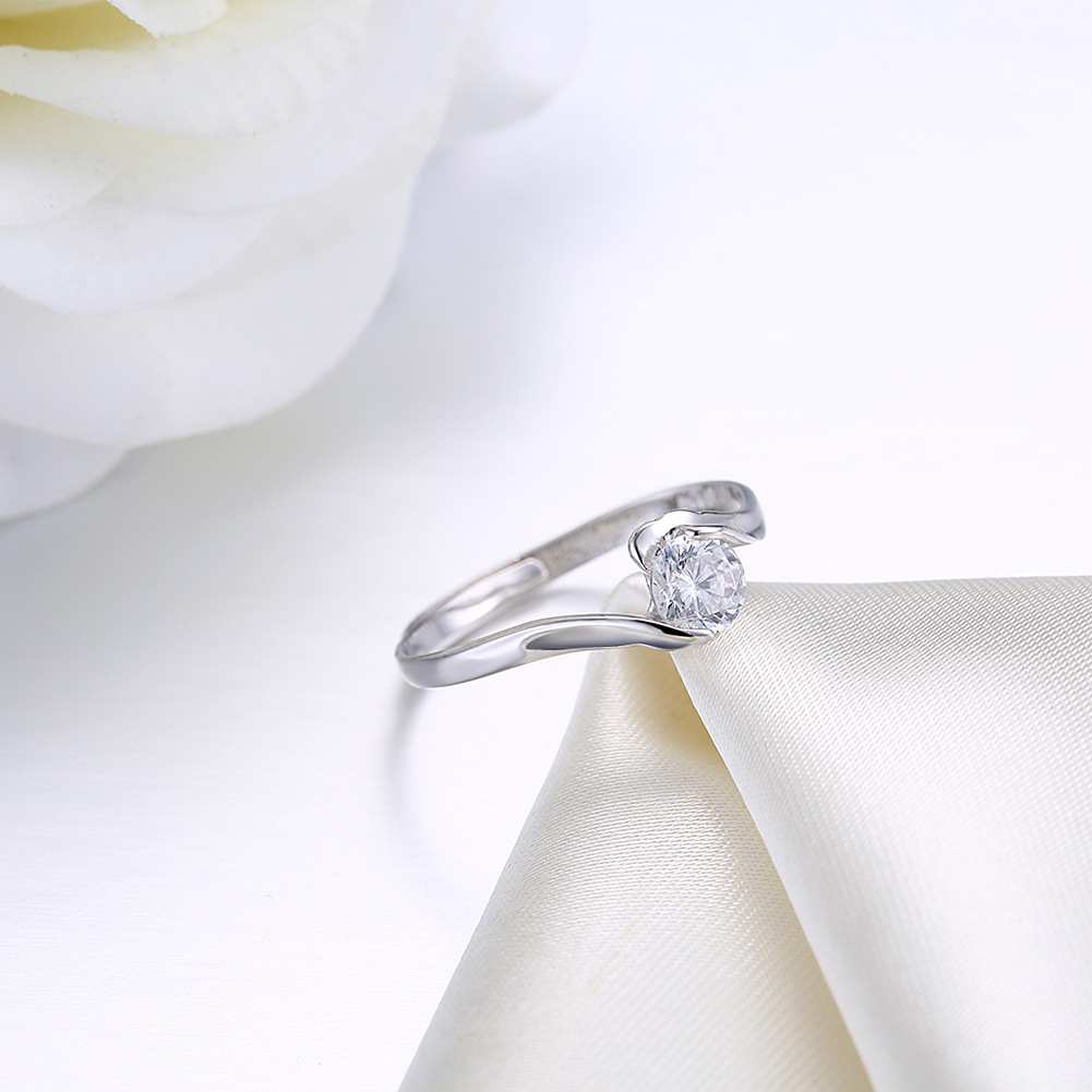 Aurore | Bague Solitaire à Cristal Serti en Torsade