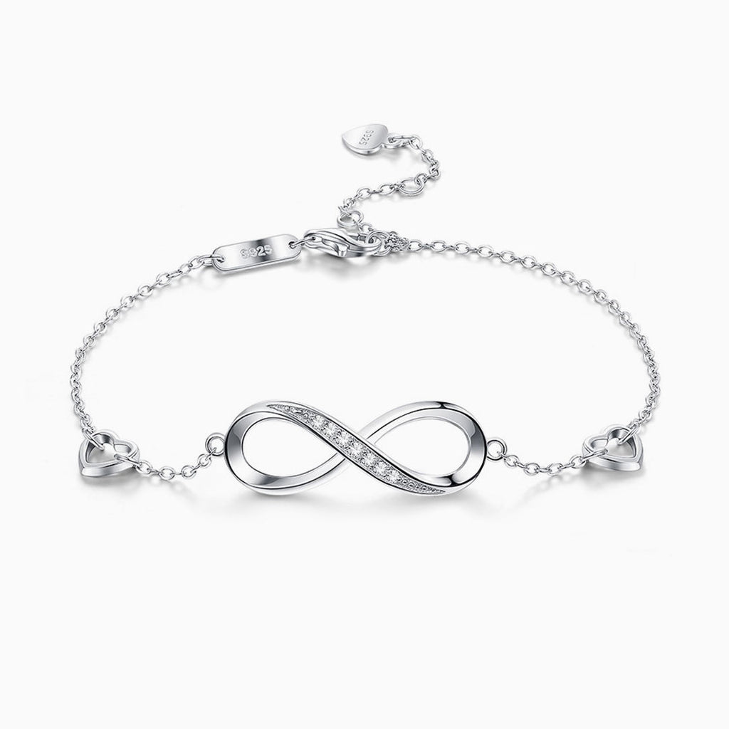 Éternelle | Bracelet Infini Serti de Cristaux et Cœurs Délicats