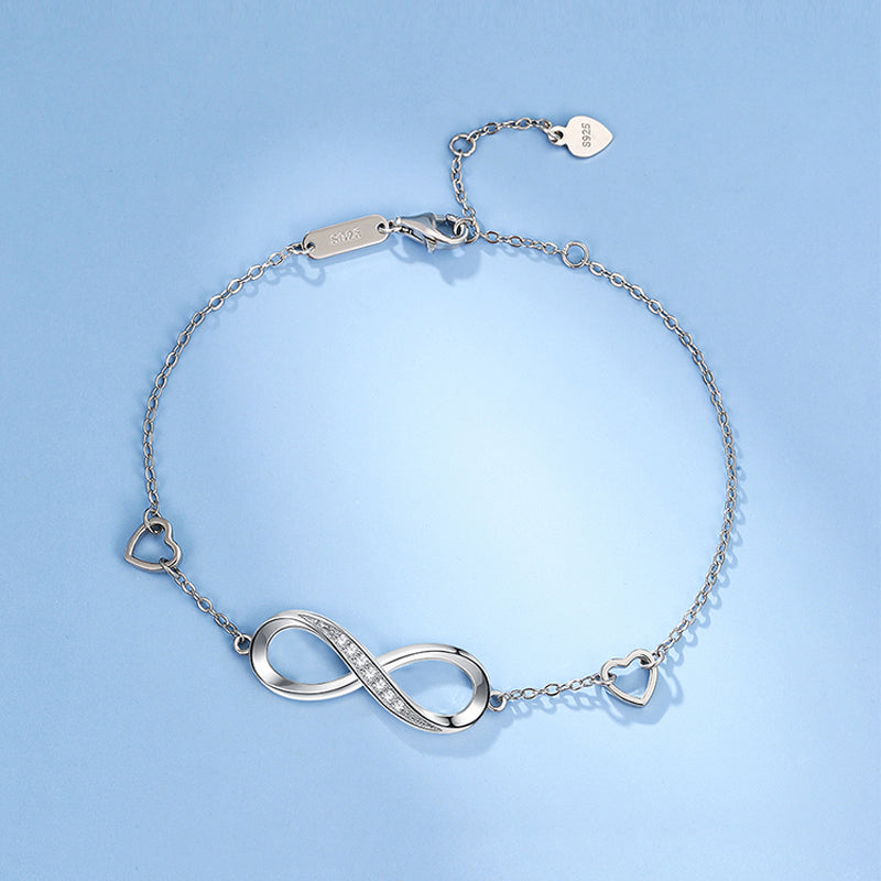Éternelle | Bracelet Infini Serti de Cristaux et Cœurs Délicats