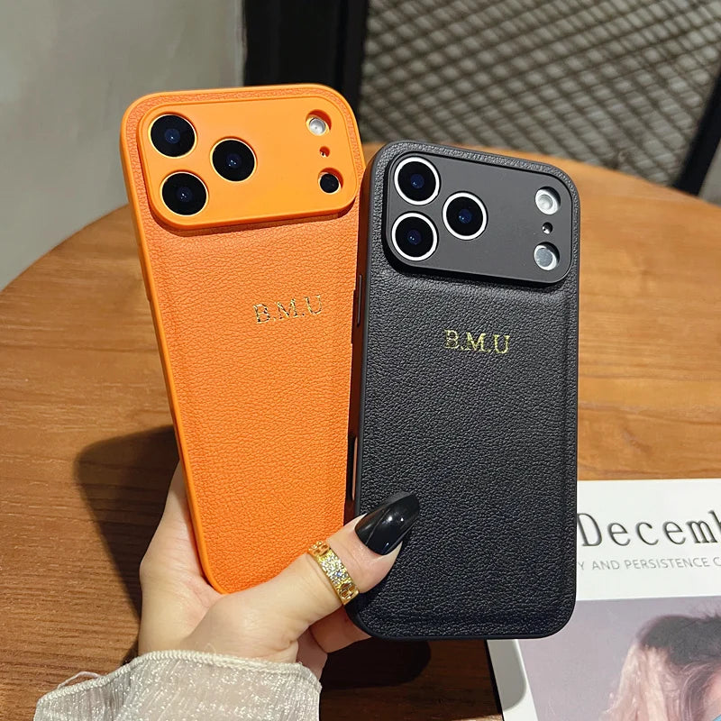 Étui en cuir personnalisé de luxe avec initiales dorées pour iPhone
