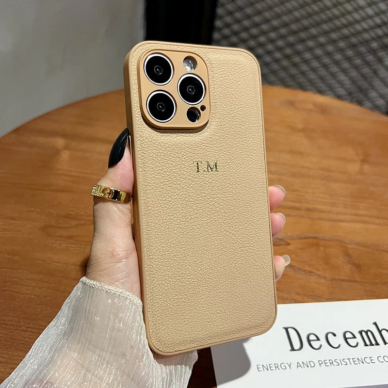 Étui en cuir personnalisé de luxe avec initiales dorées pour iPhone