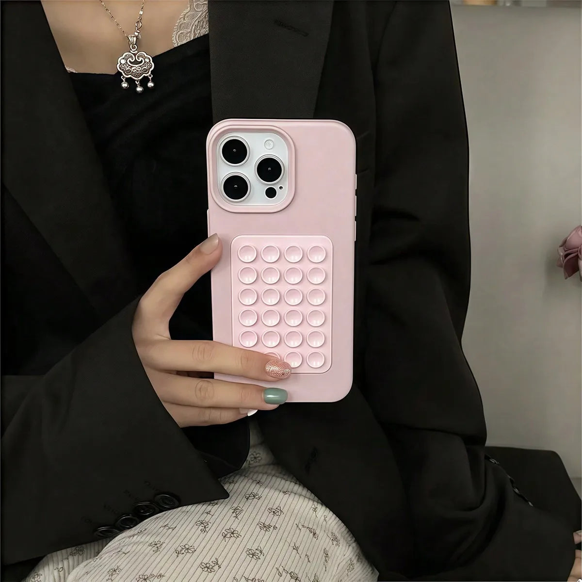 Étui pour iphone avec ventouse 3D et motif litchi