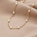 Collier à chaîne avec perles